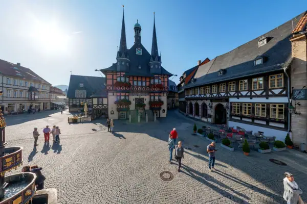 Marktplatz Wernigerode mit Blick auf das Gothische Haus